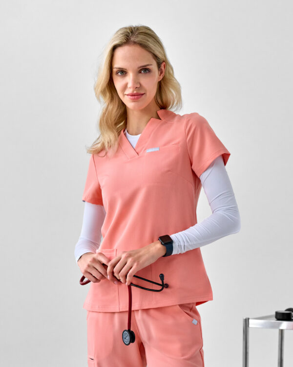 Bluza Medyczna Damska – Scrubs Comfy Peach