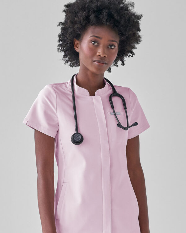 Bluza Medyczna Damska – Scrubs Classy Pink