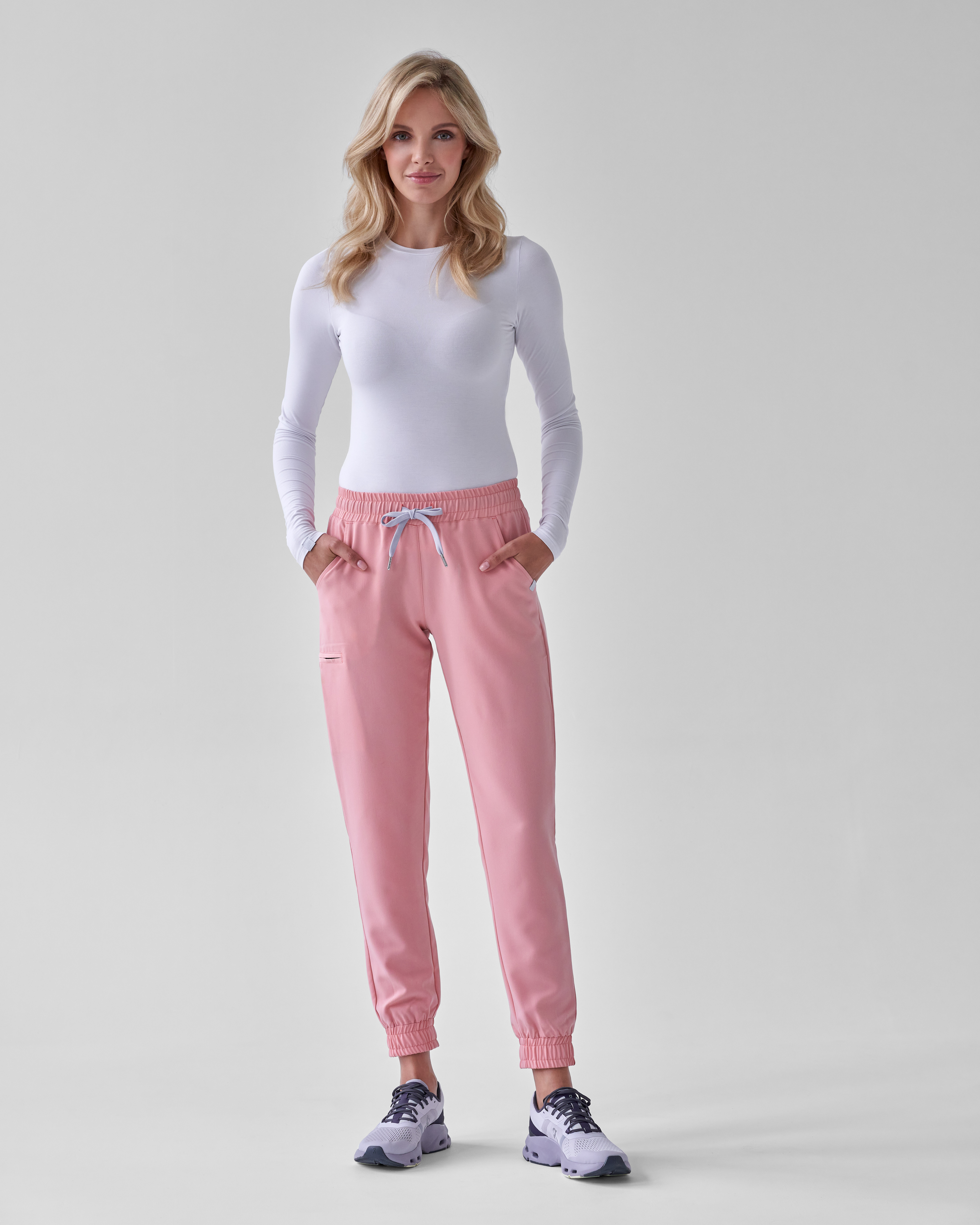 spodnie medyczne damskie różowe jogger - scrubs Sporty Pink moodsy